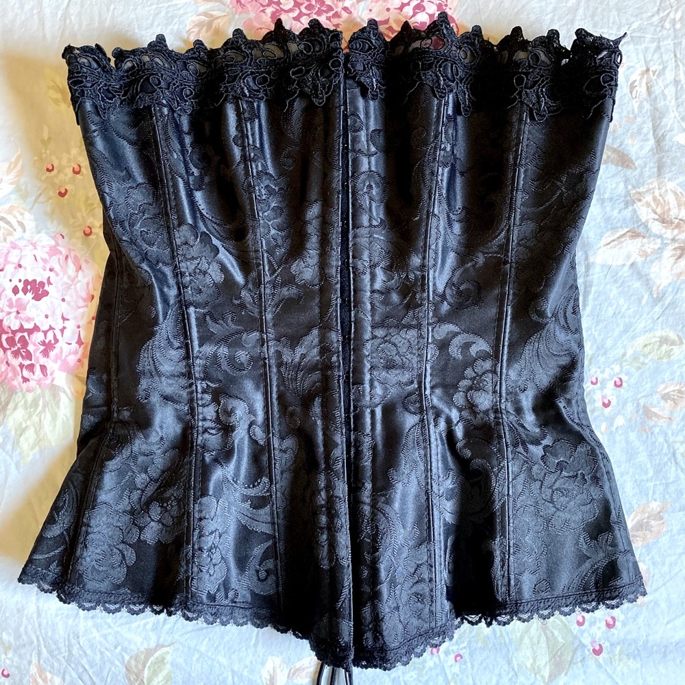 Frederick’s Black Lace Trim Corset small 32